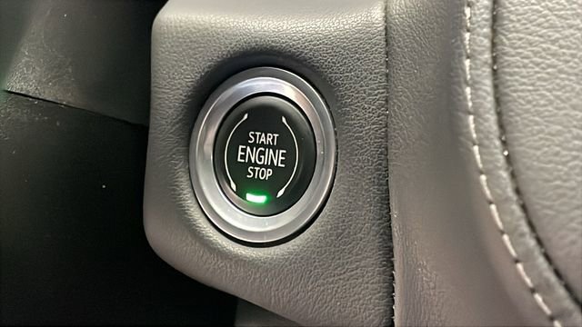 Used 2023 GMC Yukon XL SLE image 18