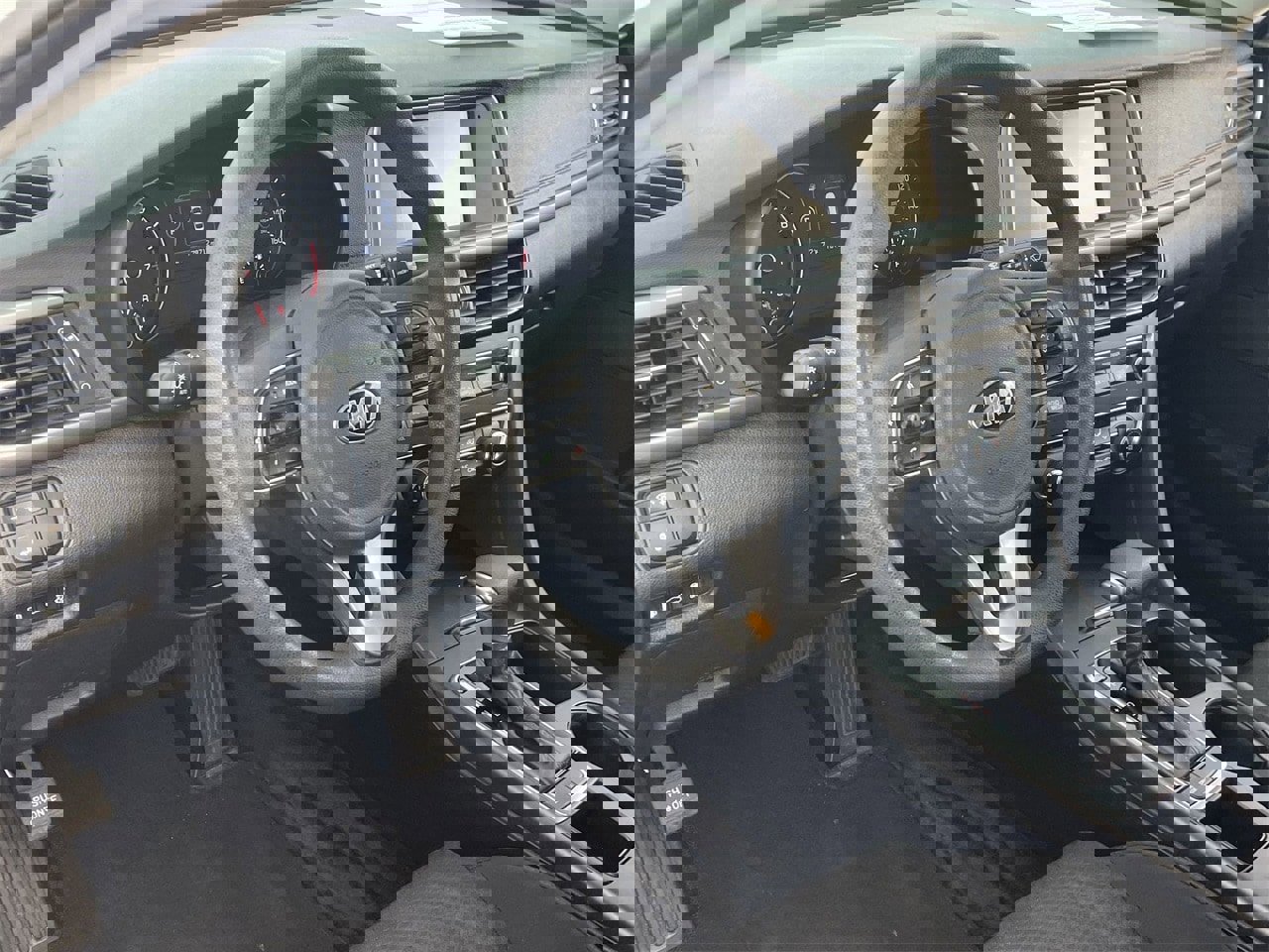 Used 2018 Kia Optima LX image 17