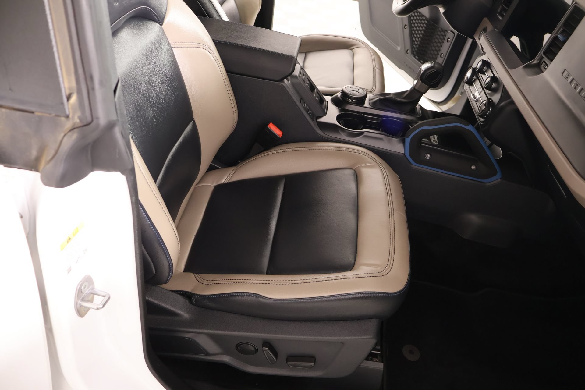 Used 2024 Ford Bronco Wildtrak AWD/4WD image 14
