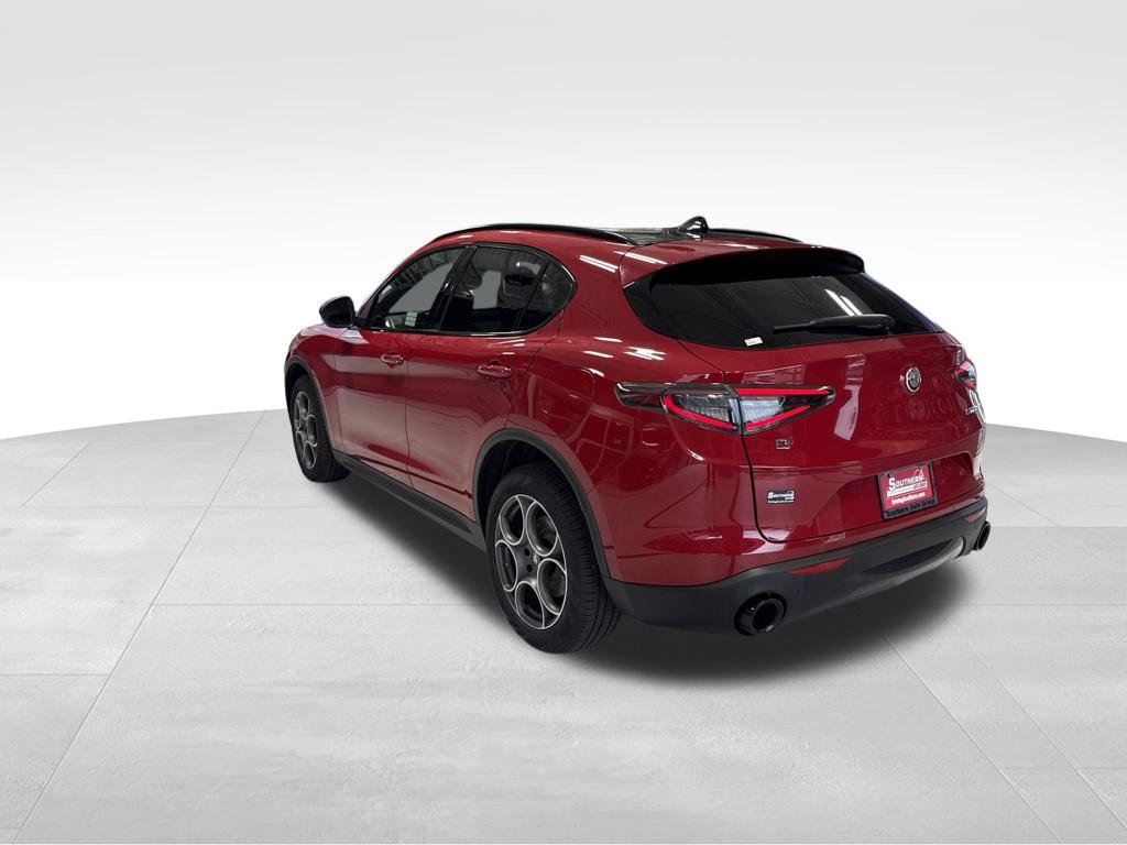 Used 2025 Alfa Romeo Stelvio Sprint w/ Convenience Package AWD/4WD image 5
