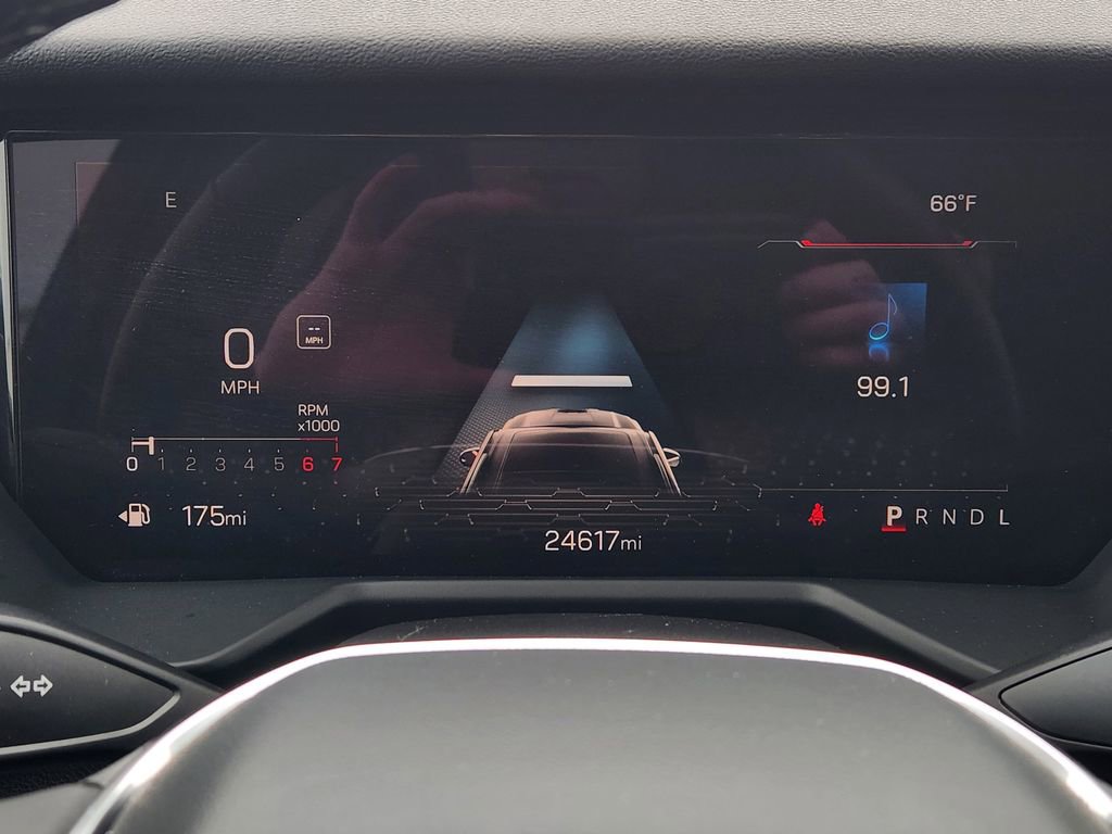 Used 2025 GMC Acadia Elevation image 17