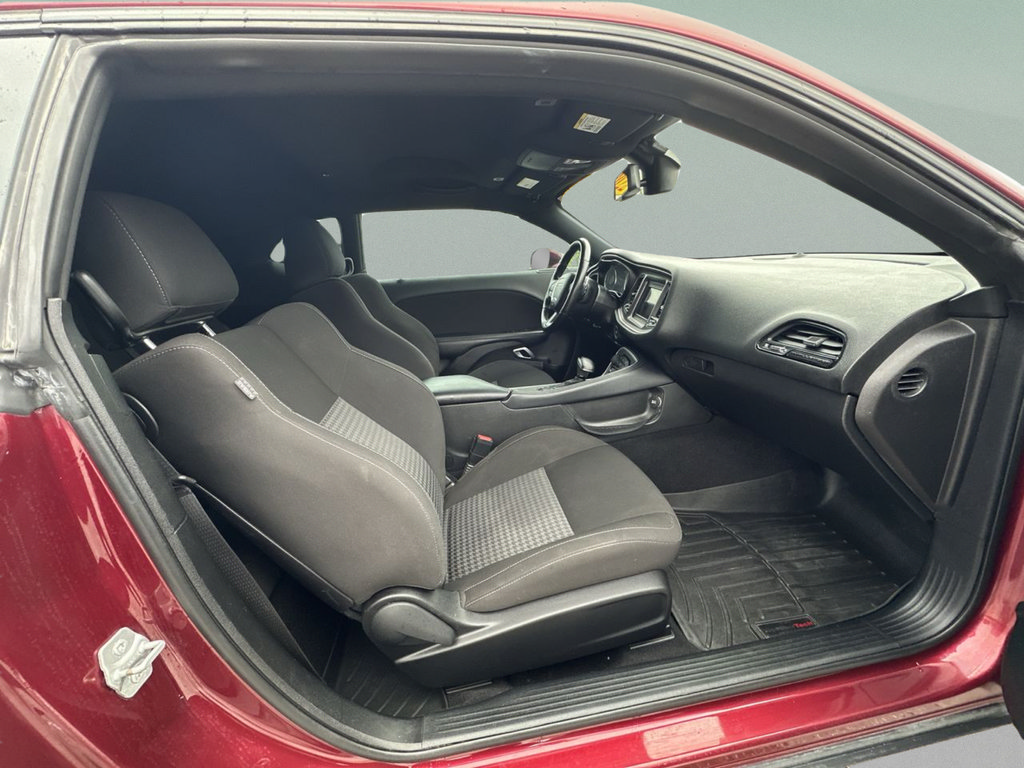 Used 2022 Dodge Challenger R/T RWD image 33