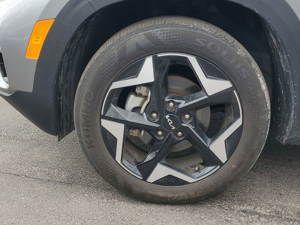 Used 2025 Kia Seltos S image 11