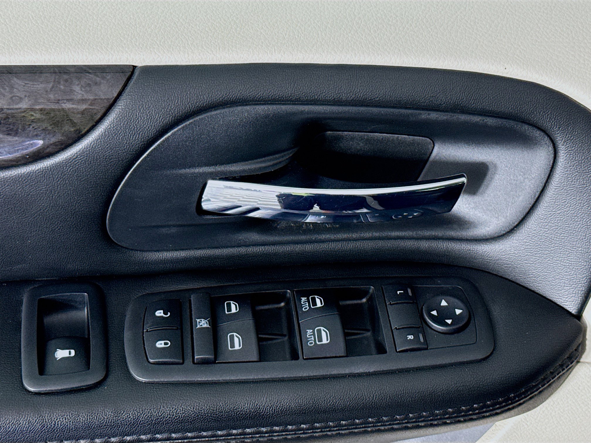 Used 2018 Dodge Grand Caravan SE w/ UConnect Hands-Free Group FWD image 20