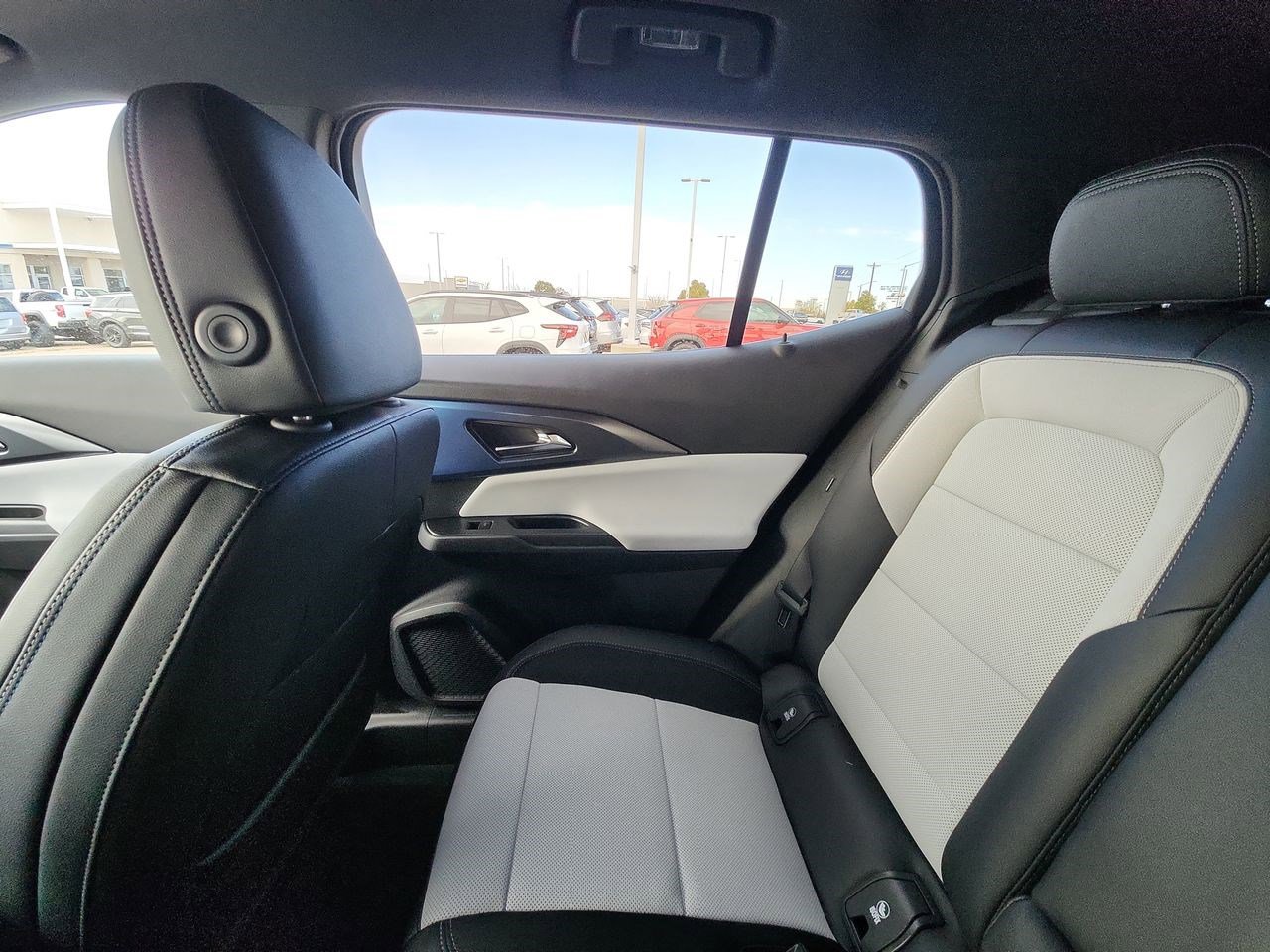 New 2026 Chevrolet Equinox EV LT image 12