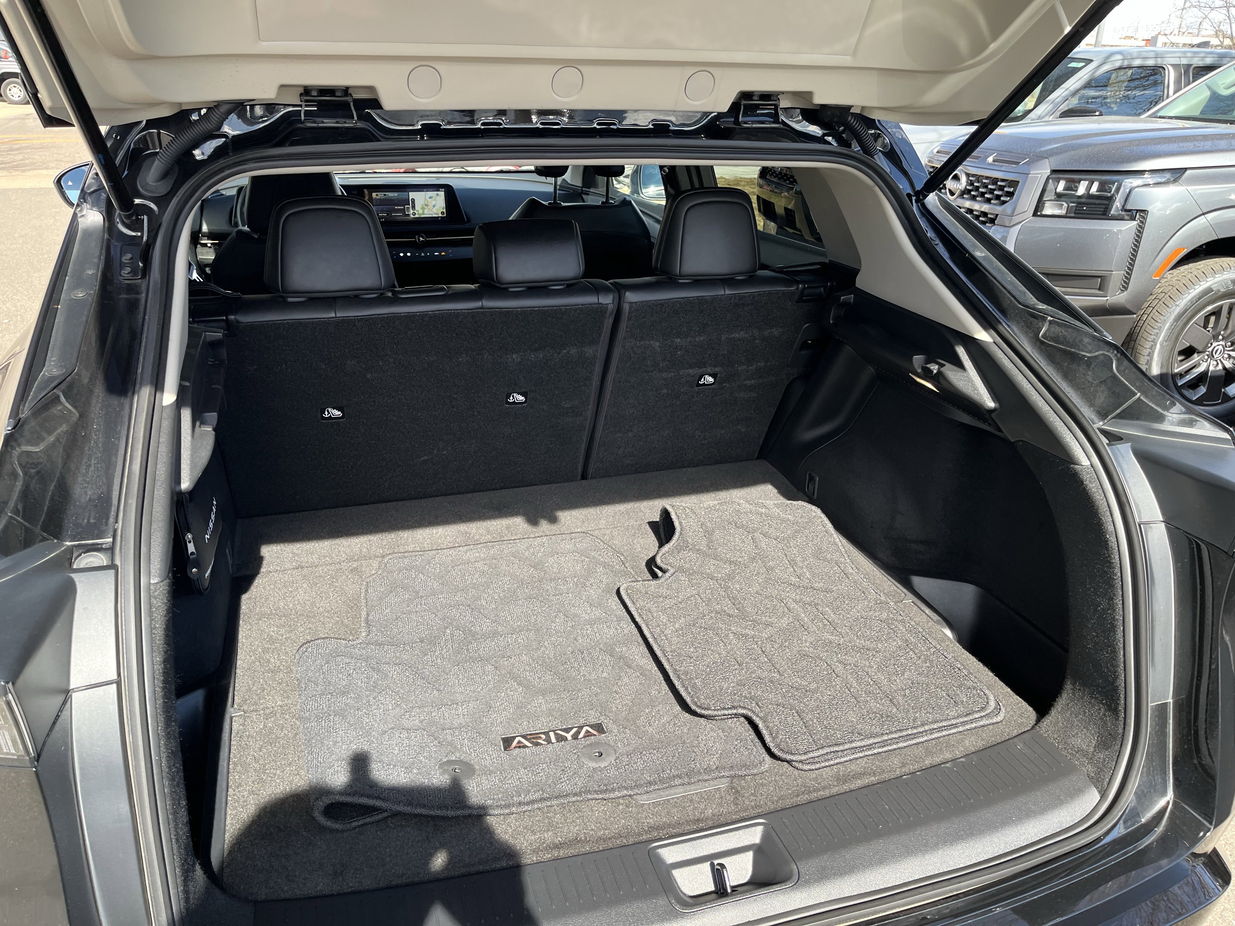 Certified 2025 Nissan Ariya AWD image 32