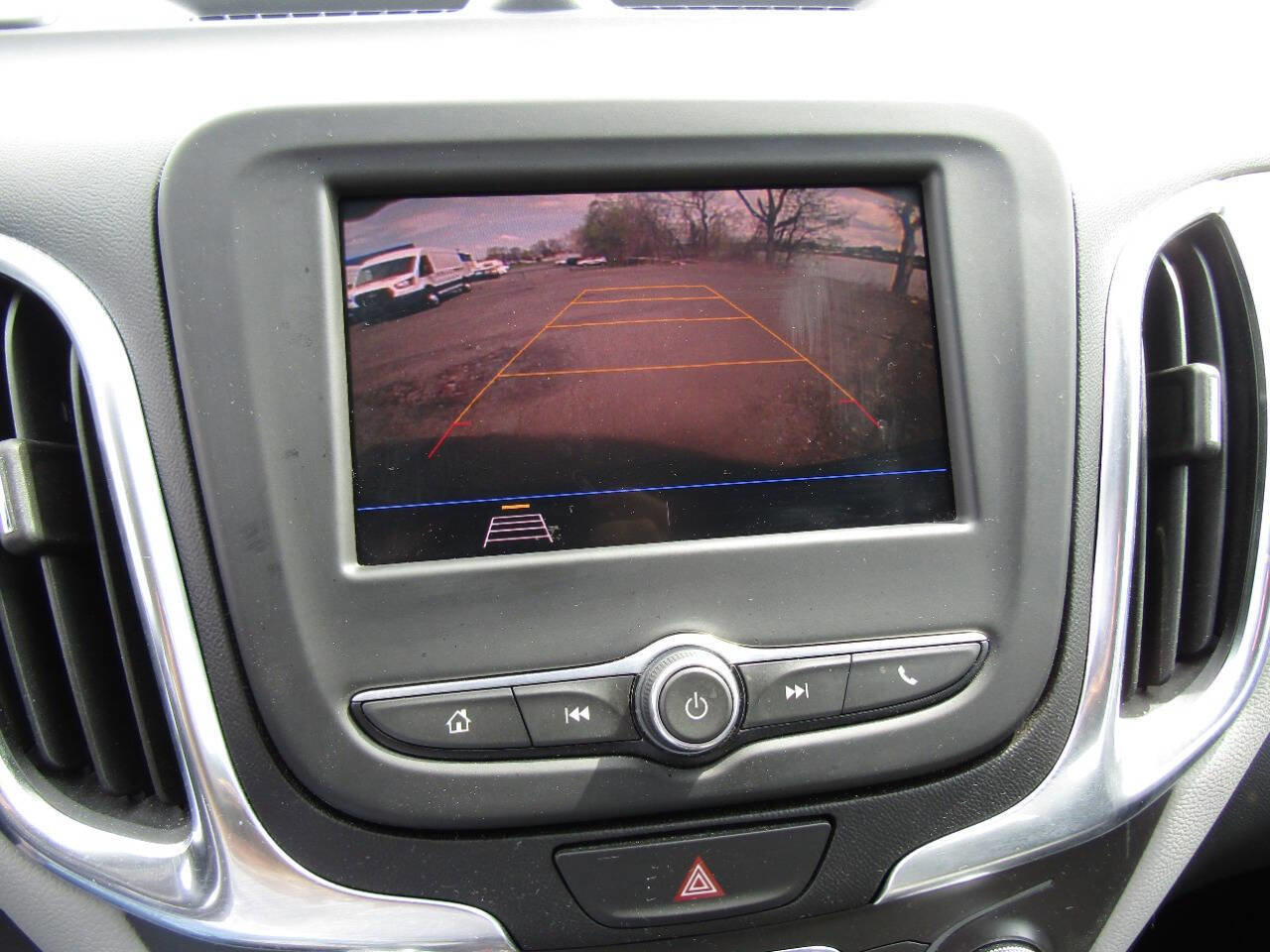 Used 2021 Chevrolet Equinox LS AWD/4WD image 13