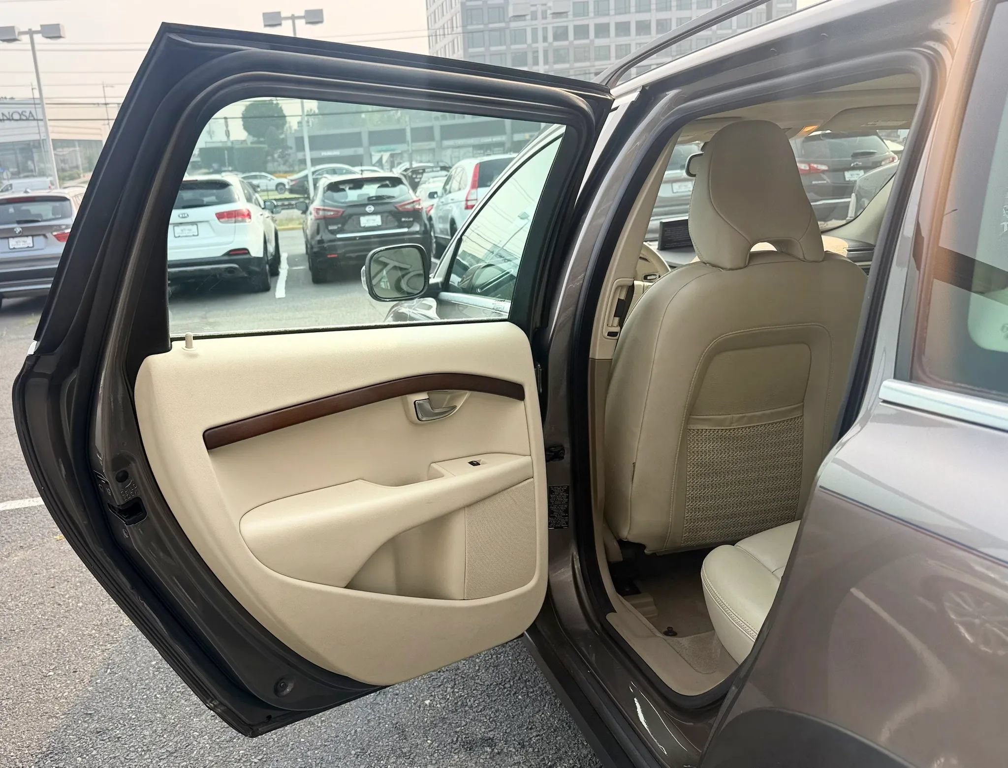 Used 2010 Volvo XC70 3.2 AWD/4WD image 27