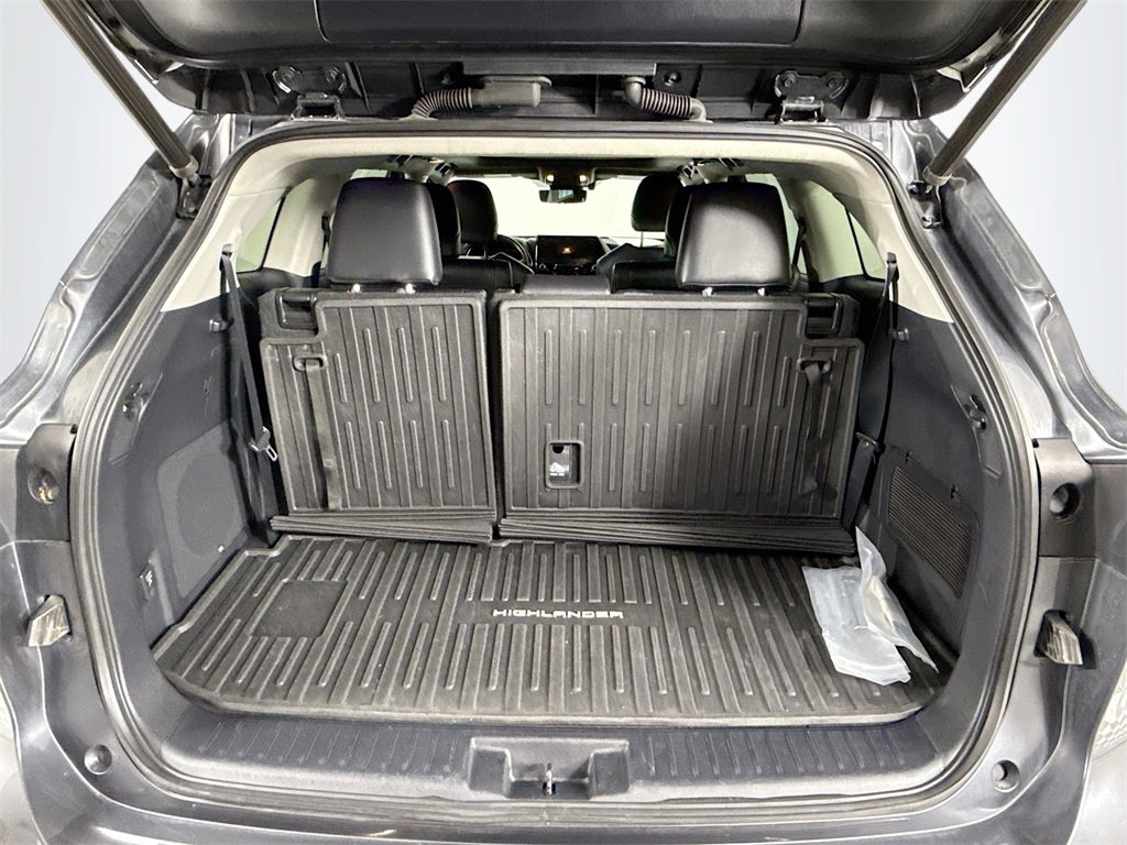 Used 2021 Toyota Highlander Platinum image 26