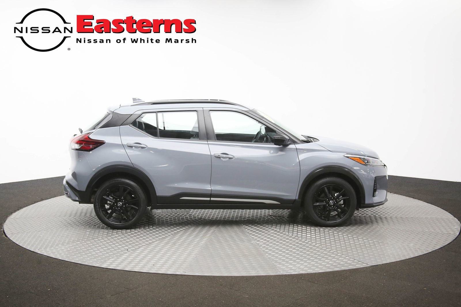 Used 2023 Nissan Kicks SR w/ SR Premium Package FWD image 44