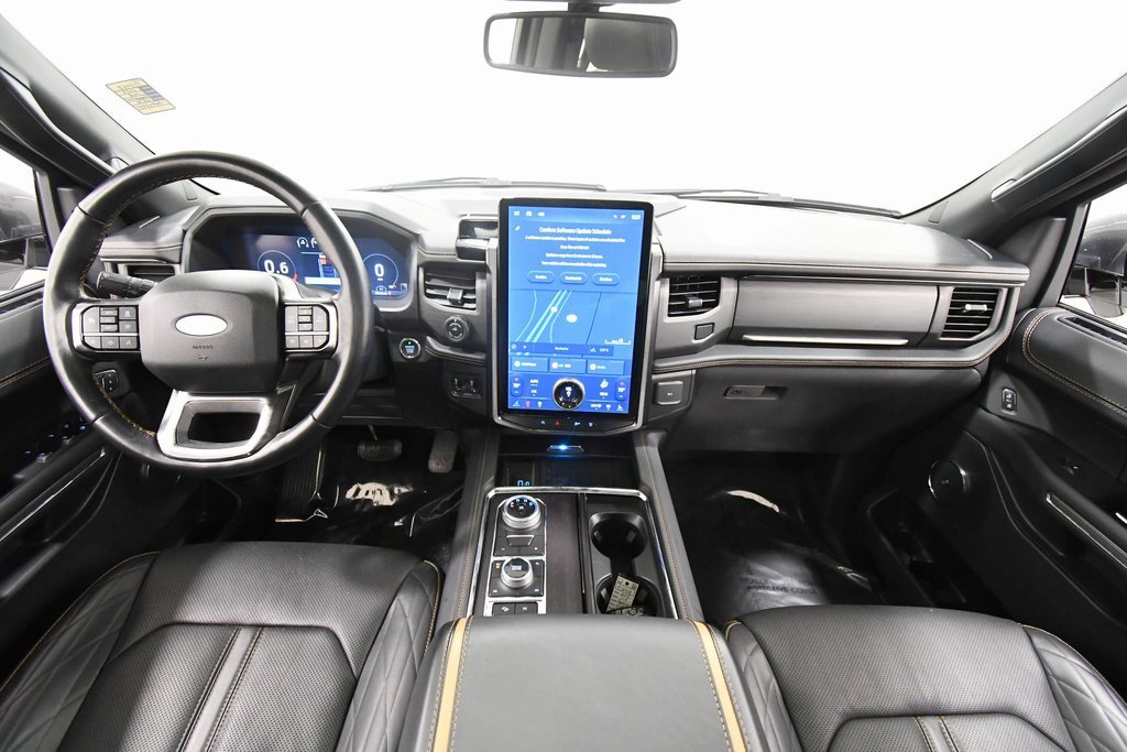 Used 2024 Ford Expedition Max Platinum image 3