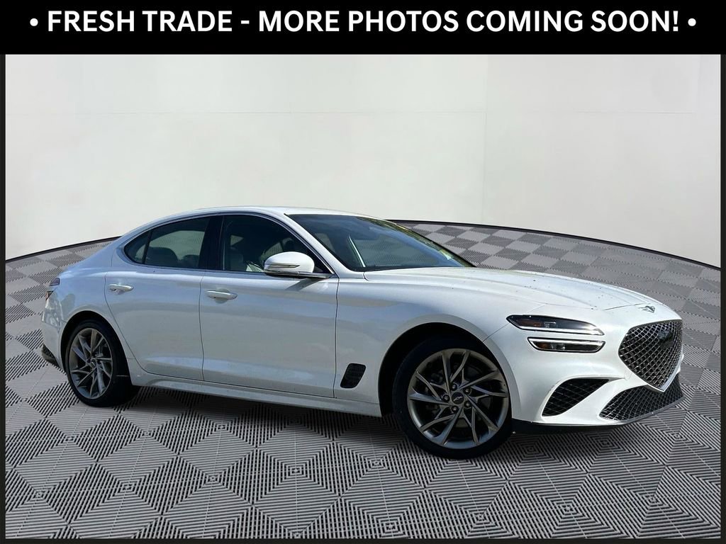 Used 2022 Genesis G70 2.0T image 1