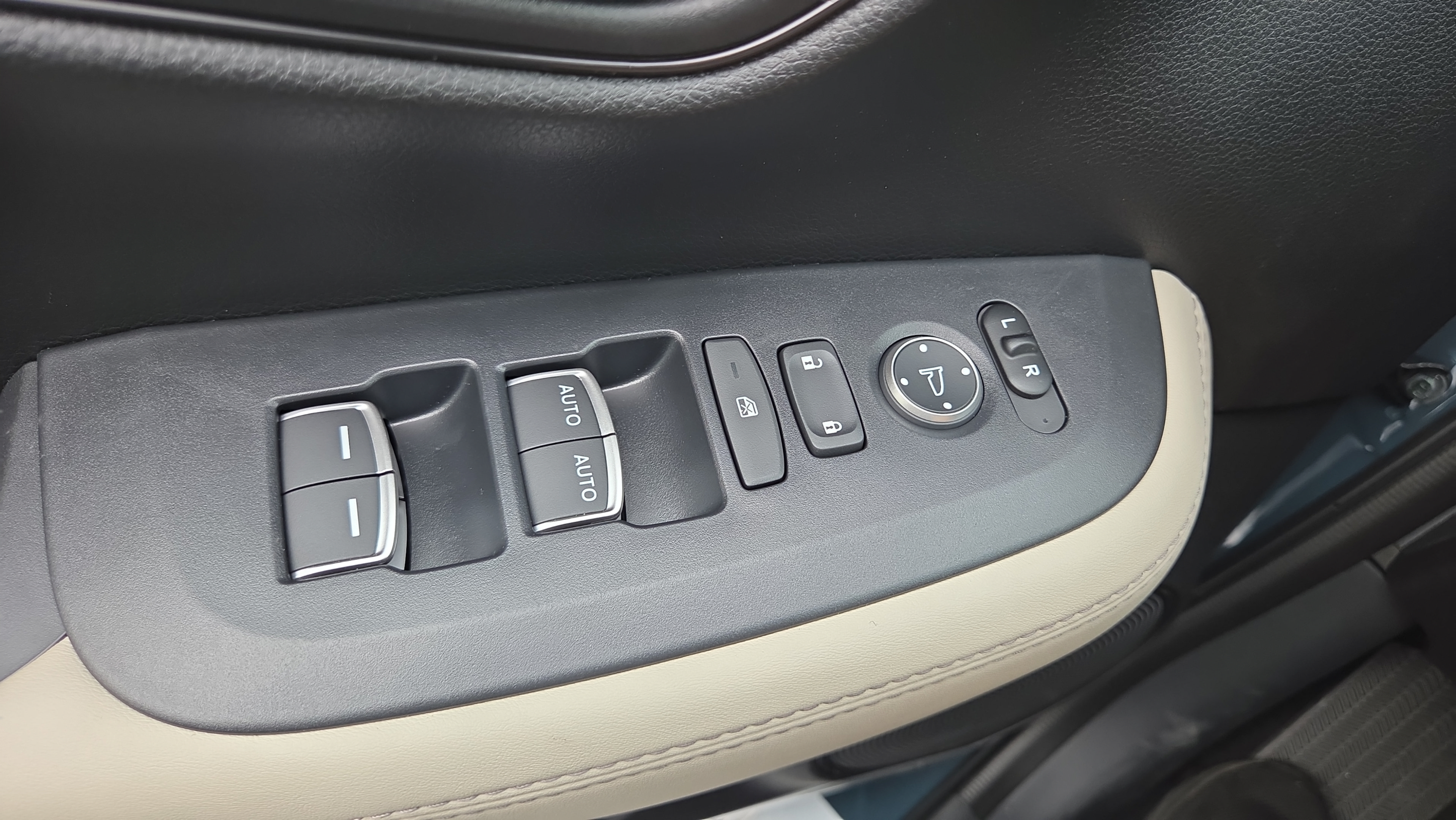 New 2027 Honda HR-V EX-L image 31