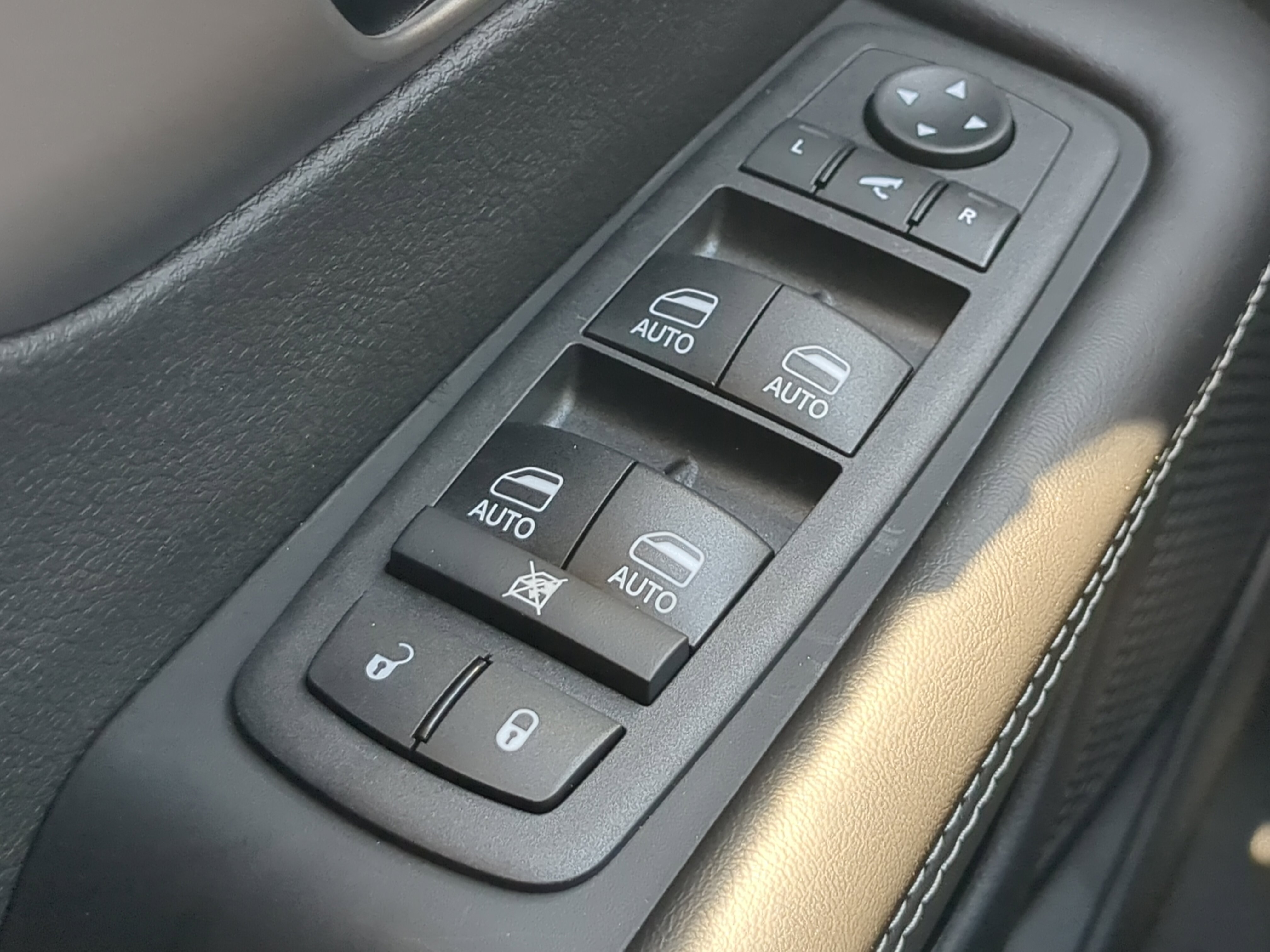 New 2027 Chrysler Pacifica Limited FWD image 23