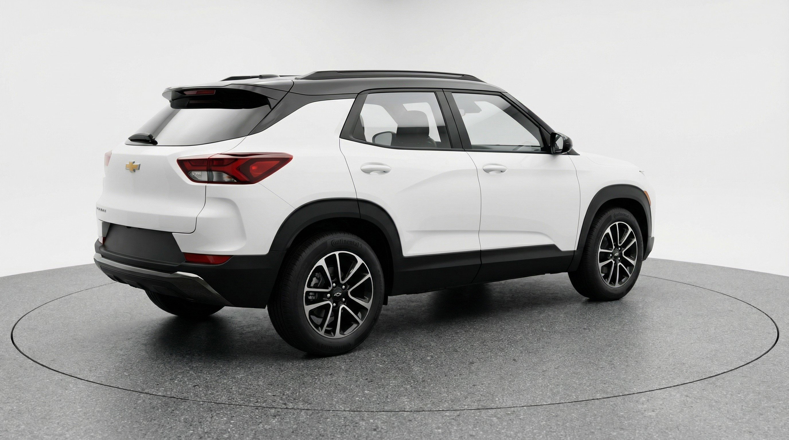 Used 2025 Chevrolet TrailBlazer LT w/ Driver Confidence Package image 9