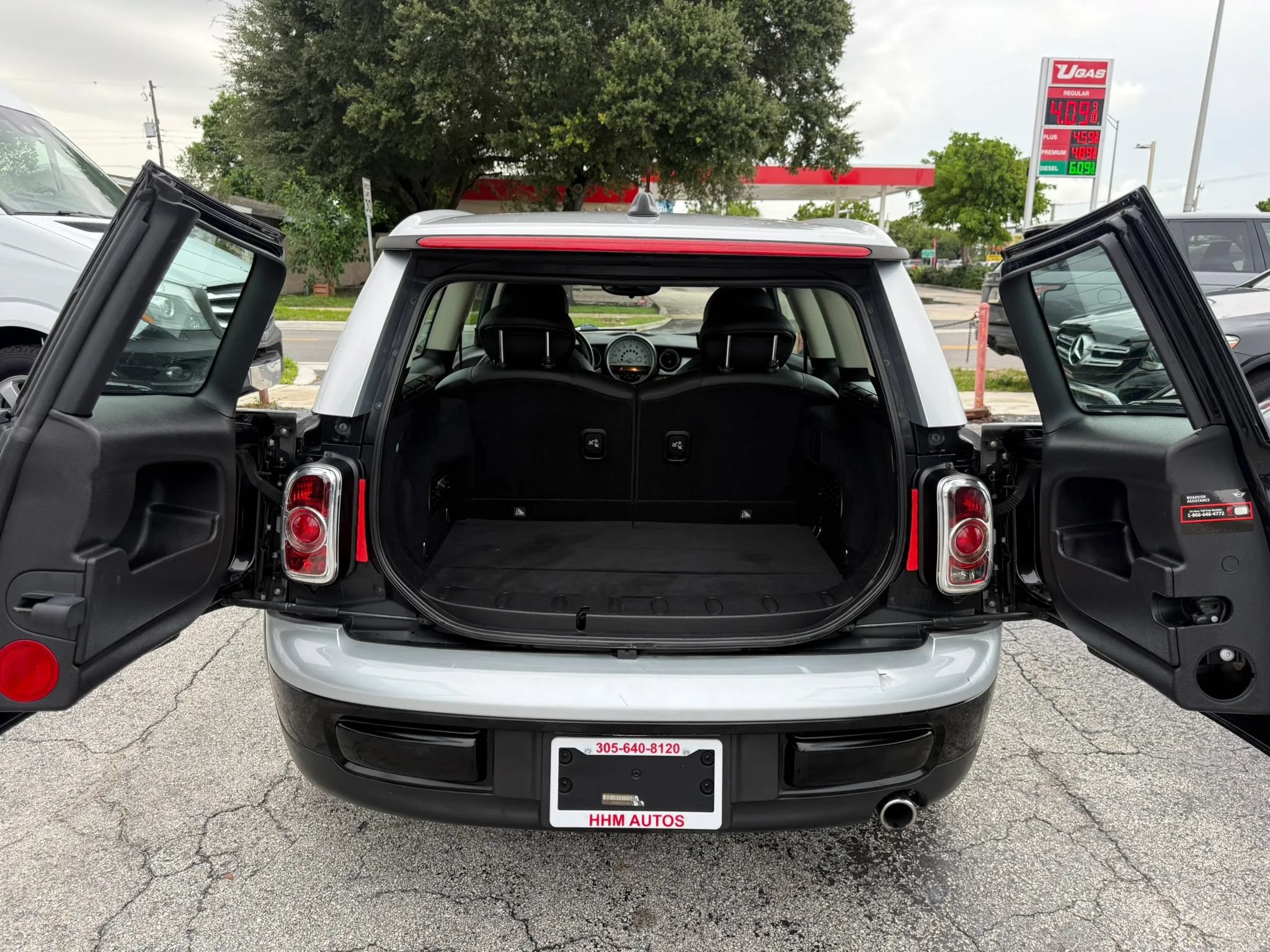 Used 2011 MINI Cooper Clubman FWD image 21