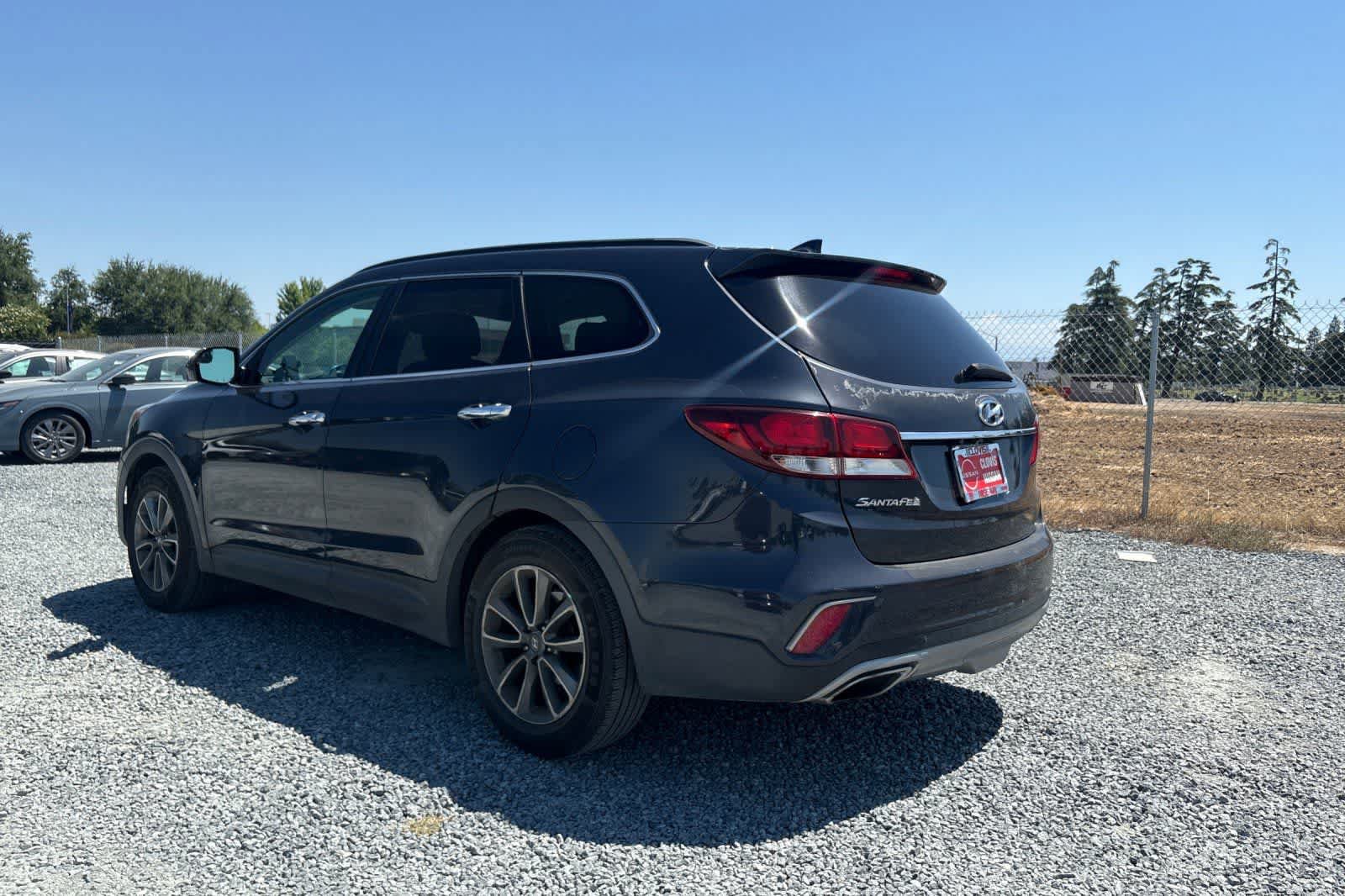 Used 2017 Hyundai Santa Fe SE w/ Cargo Package FWD image 7