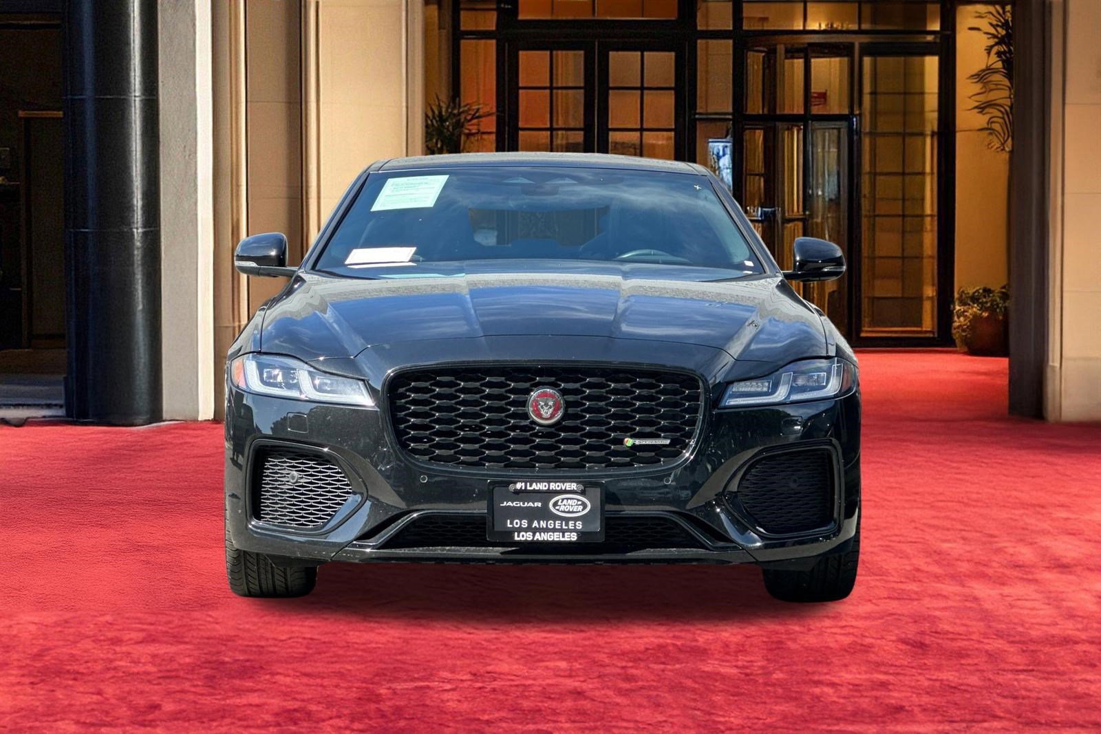 Used 2022 Jaguar XF R-Dynamic SE image 7