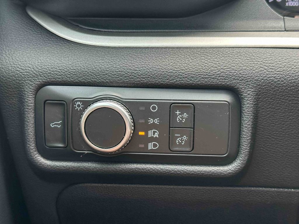 Used 2022 Ford Explorer XLT RWD image 36