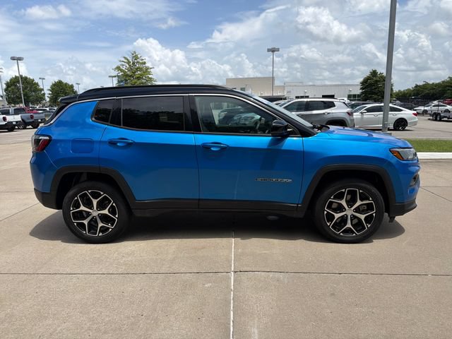 Used 2024 Jeep Compass Limited AWD/4WD image 6
