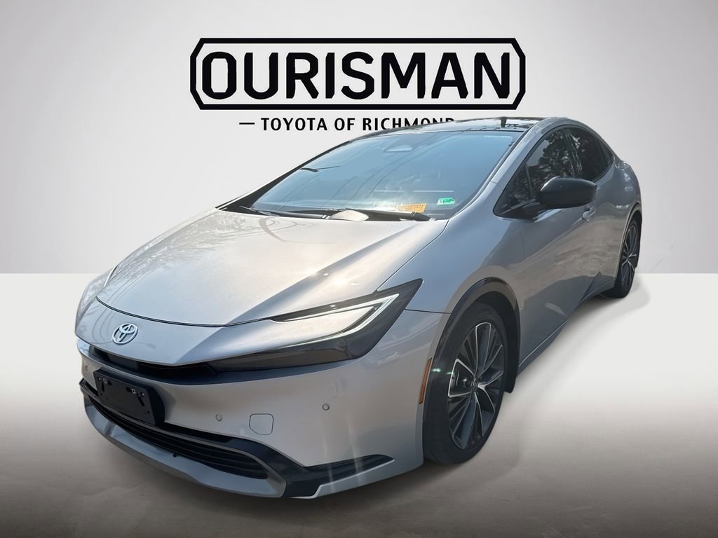 Used 2024 Toyota Prius XLE image 3