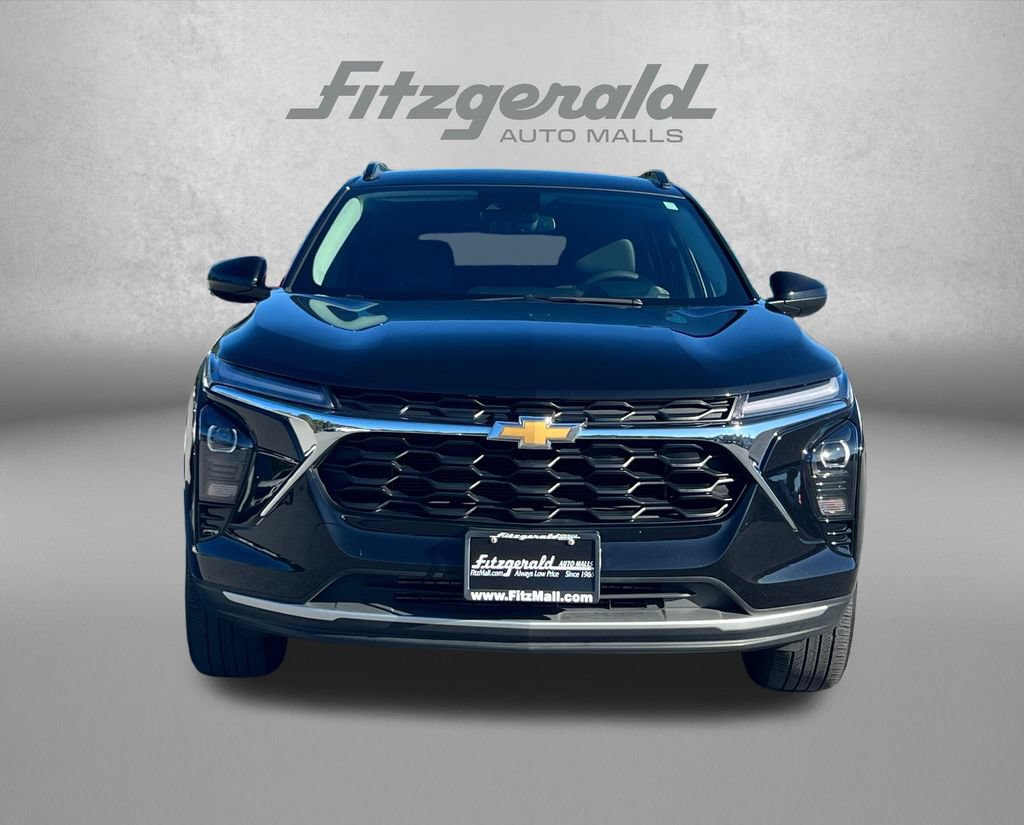 Used 2025 Chevrolet Trax LT FWD image 6