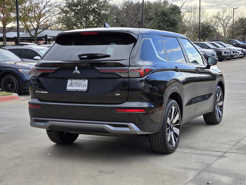 New 2026 Mitsubishi Outlander SE image 4