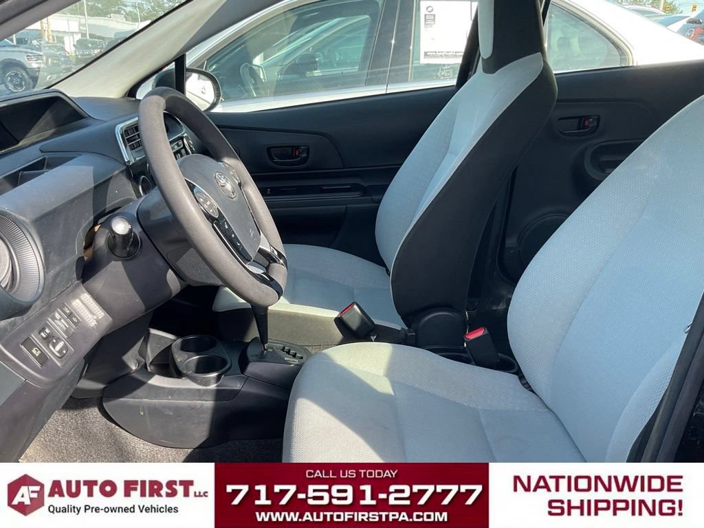 Used 2018 Toyota Prius C One FWD image 5