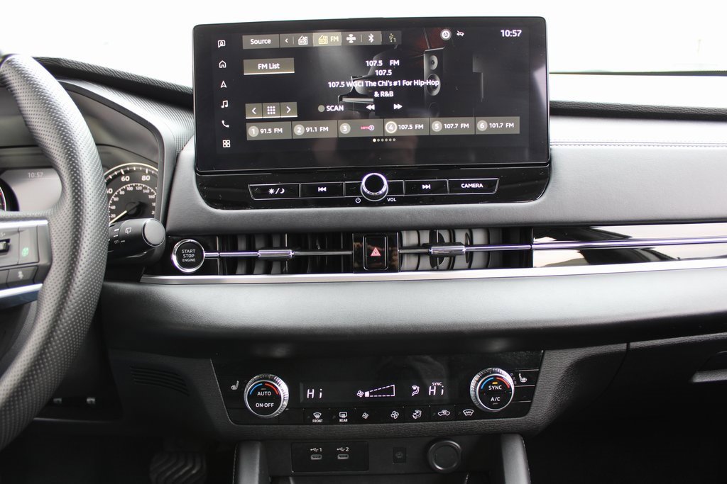 Used 2025 Mitsubishi Outlander SE image 15