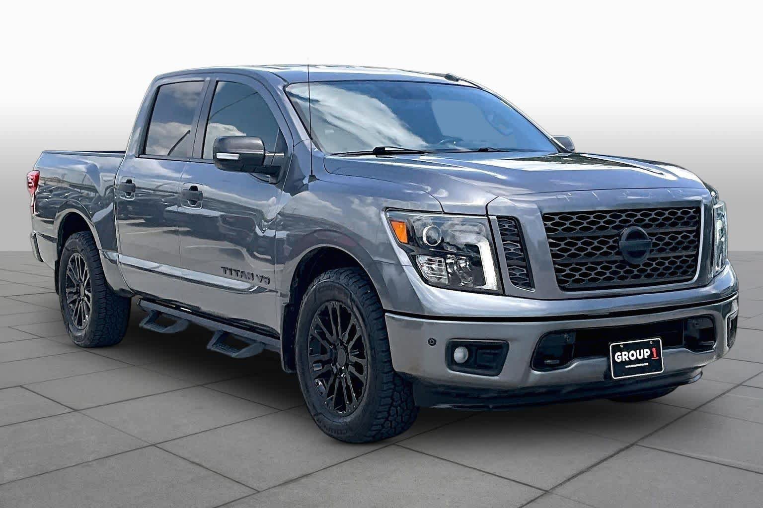 Used 2019 Nissan Titan SV w/ SV Convenience Package AWD/4WD image 3