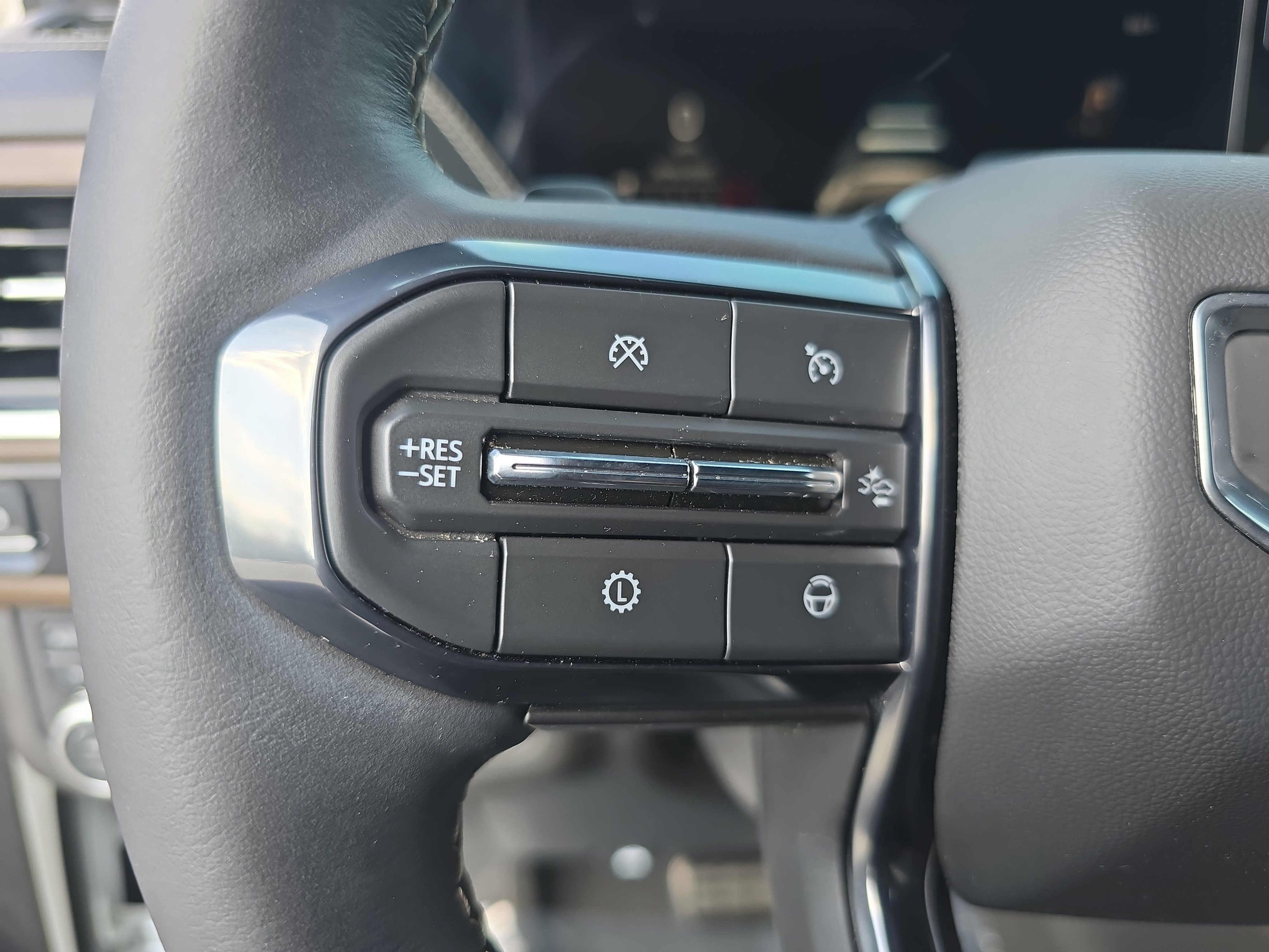 Used 2025 GMC Yukon Denali Ultimate image 17