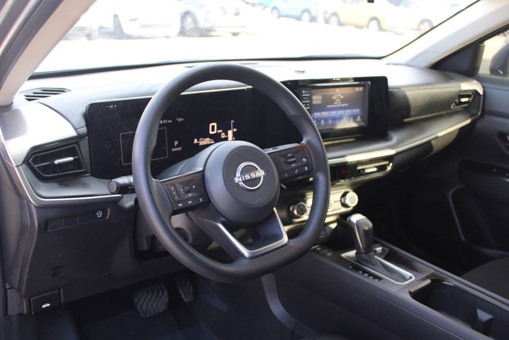 Used 2025 Nissan Kicks S image 16