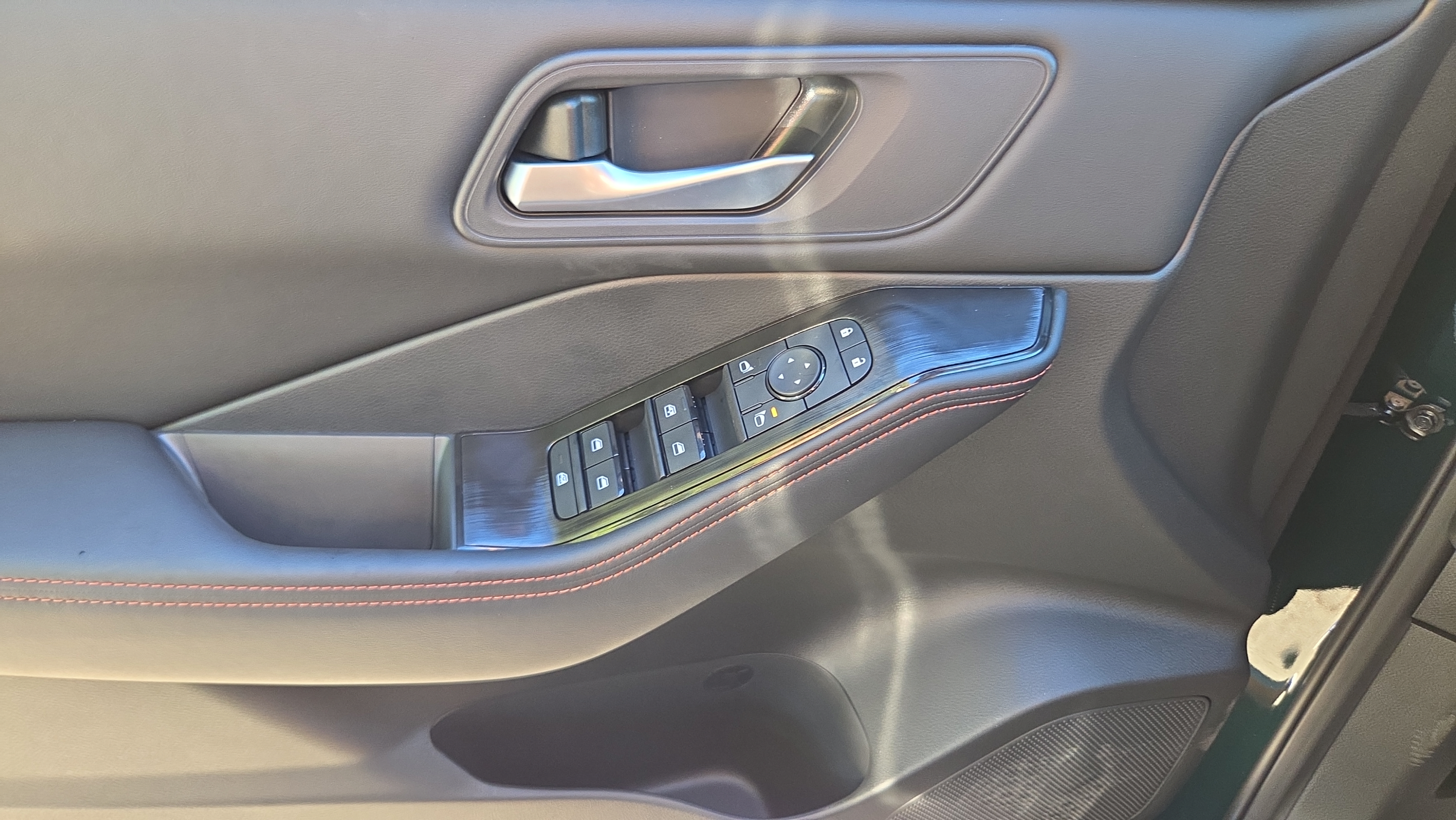 New 2026 Nissan Rogue SV AWD/4WD image 31