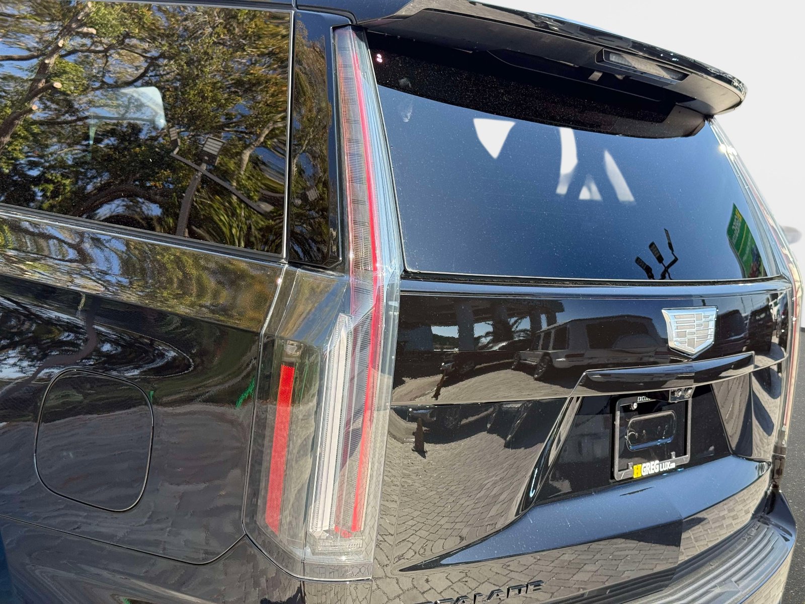 Used 2026 Cadillac Escalade V w/ LPO, ONYX Package image 16