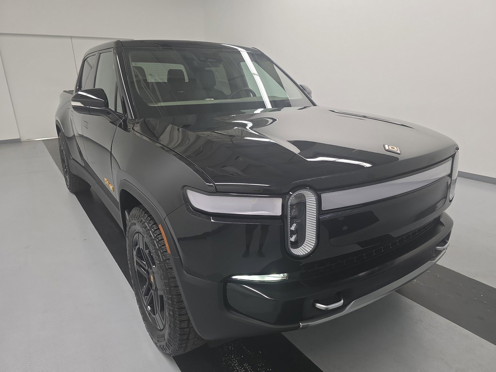 Used 2023 Rivian R1T Adventure AWD/4WD image 7