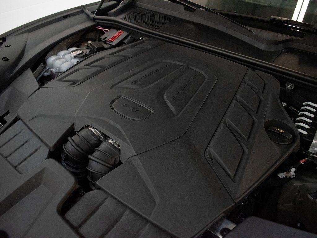 New 2026 Porsche Cayenne GTS image 18