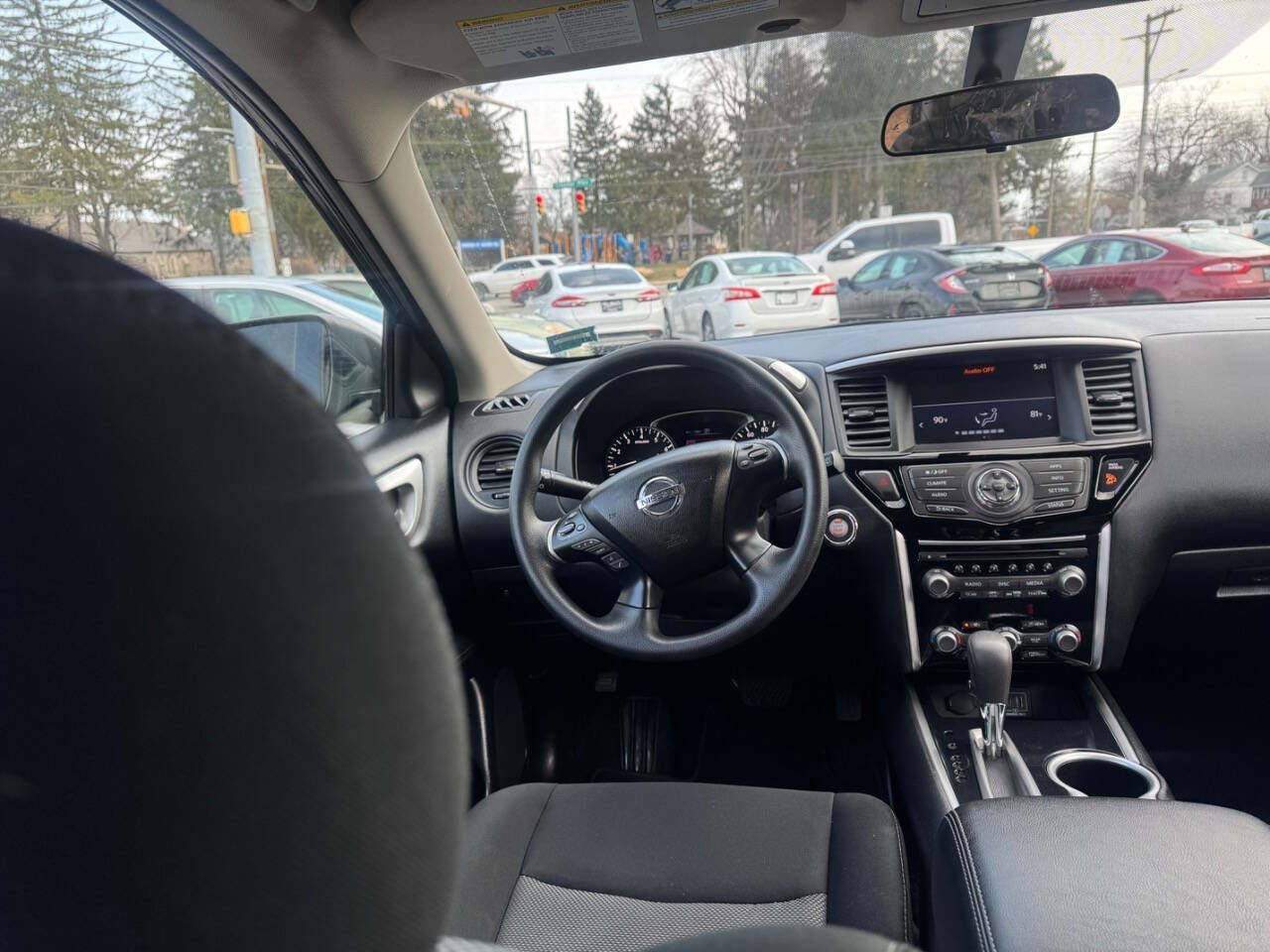 Used 2019 Nissan Pathfinder S image 9