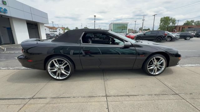 Used 2001 Chevrolet Camaro Z28 w/ SS Performance/Appearance Pkg RWD image 9