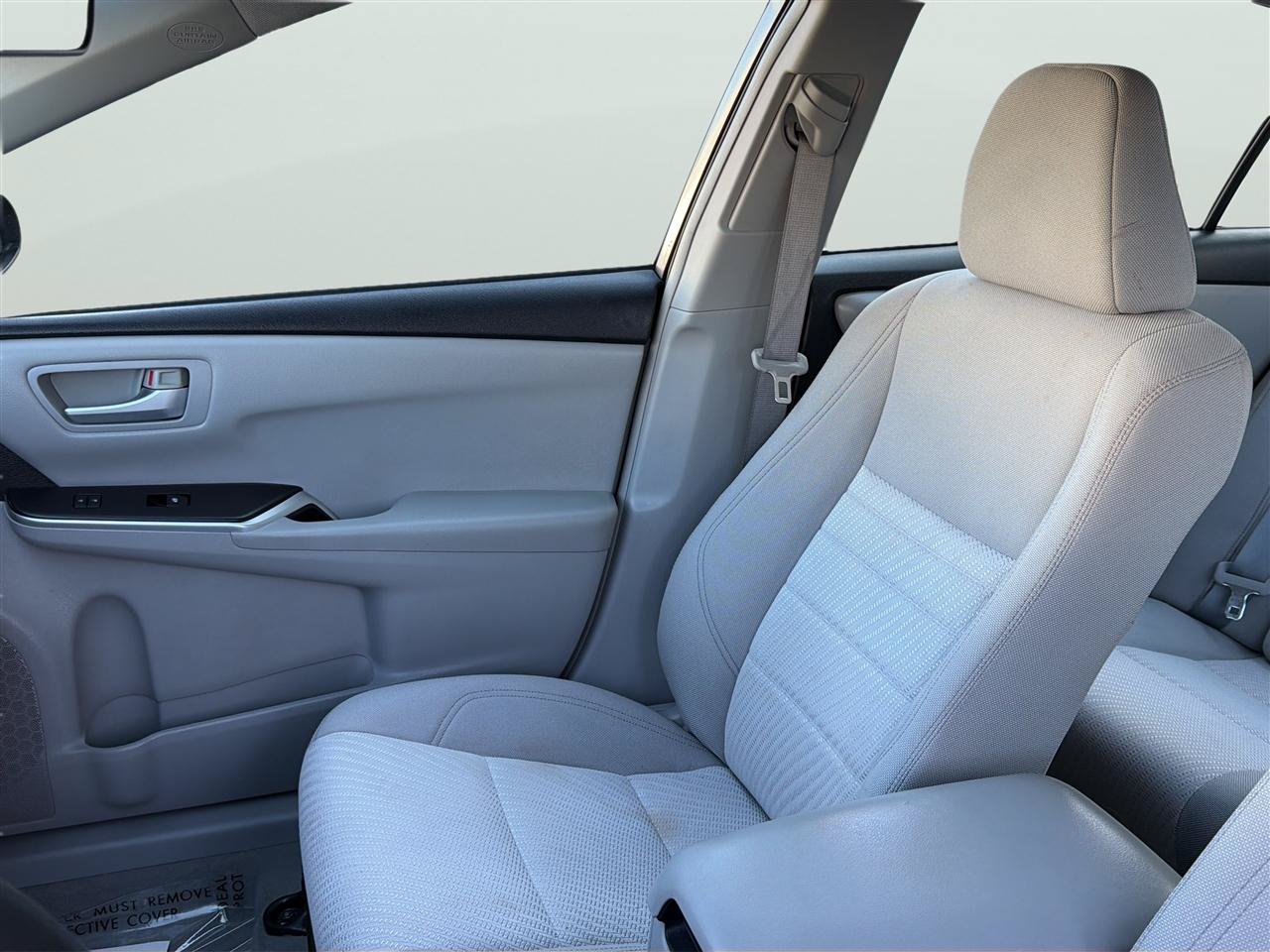Used 2015 Toyota Camry LE FWD image 14