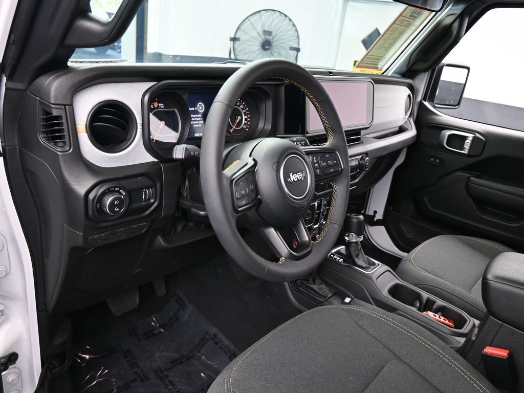Used 2024 Jeep Gladiator Willys image 10