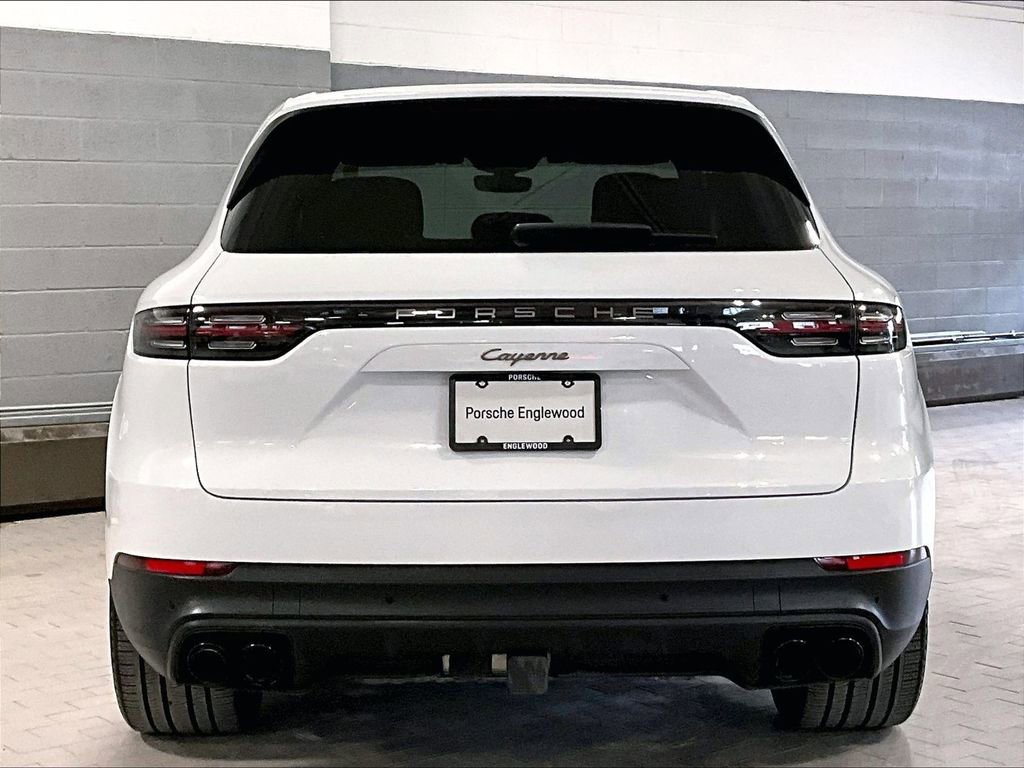 Certified 2023 Porsche Cayenne Platinum Edition image 9