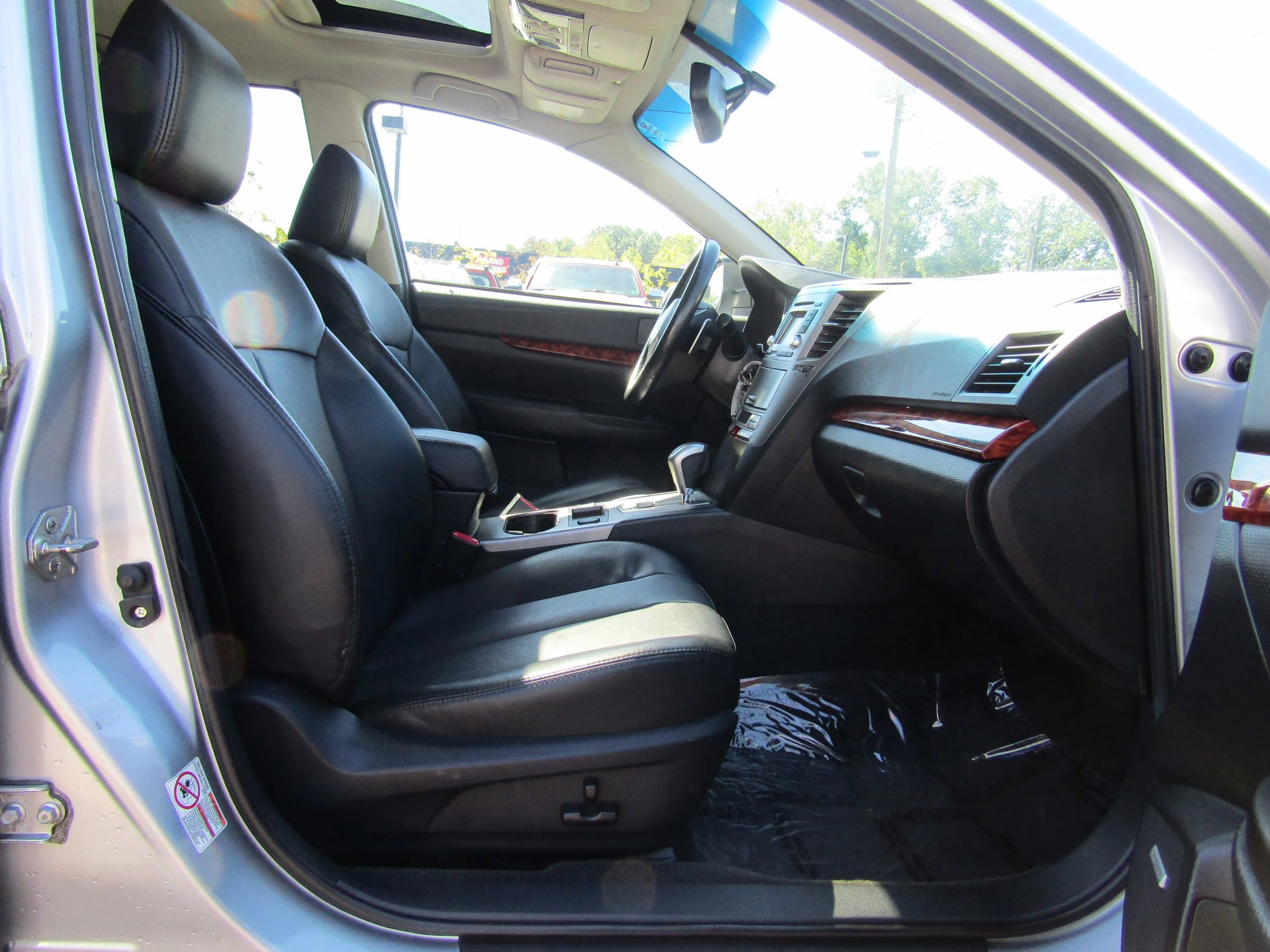 Used 2012 Subaru Outback 2.5i Limited AWD/4WD image 9