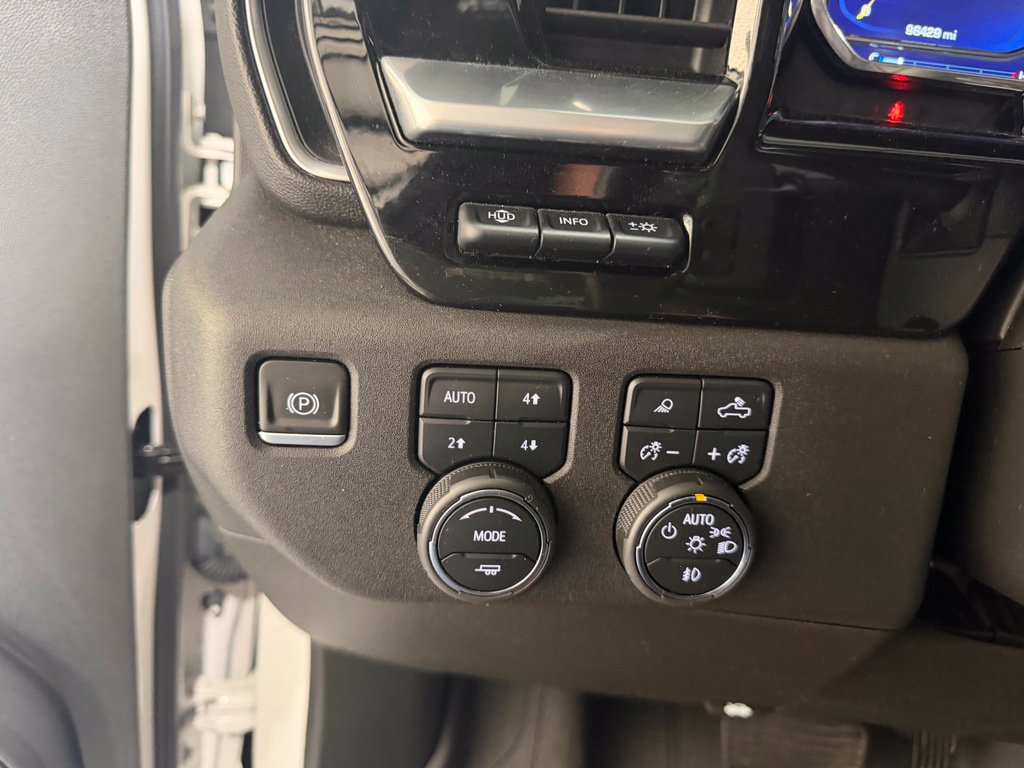 Used 2023 Chevrolet Silverado 1500 High Country w/ High Country Premium Package AWD/4WD image 7