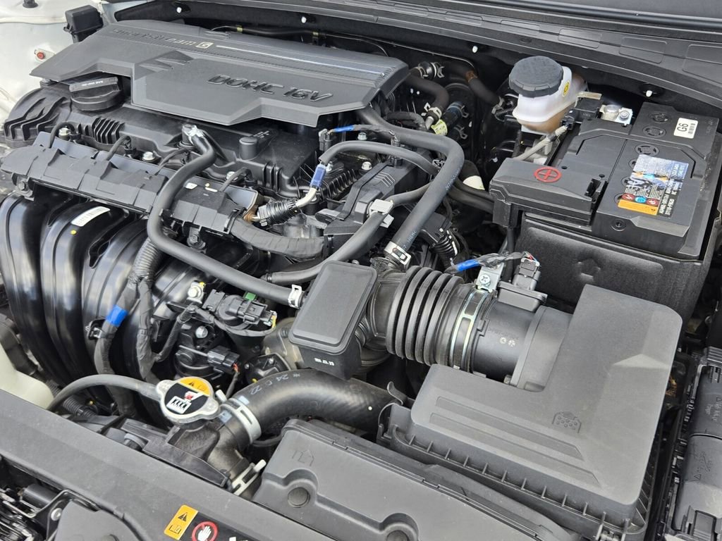 Certified 2024 Hyundai Elantra SEL FWD image 19