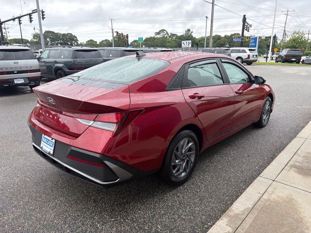 Certified 2024 Hyundai Elantra SEL FWD image 7