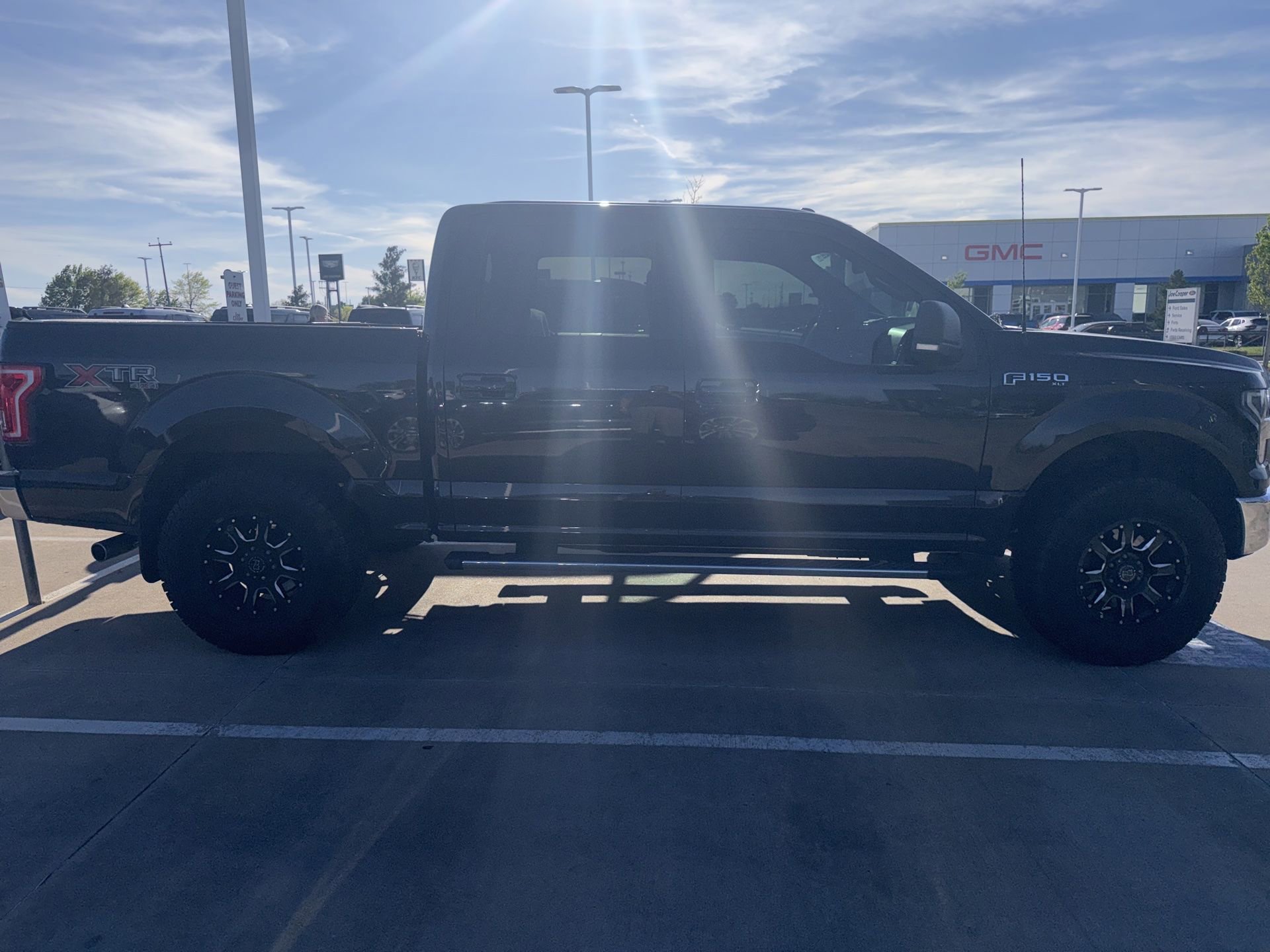 Used 2015 Ford F150 XLT w/ Equipment Group 301A Mid image 7