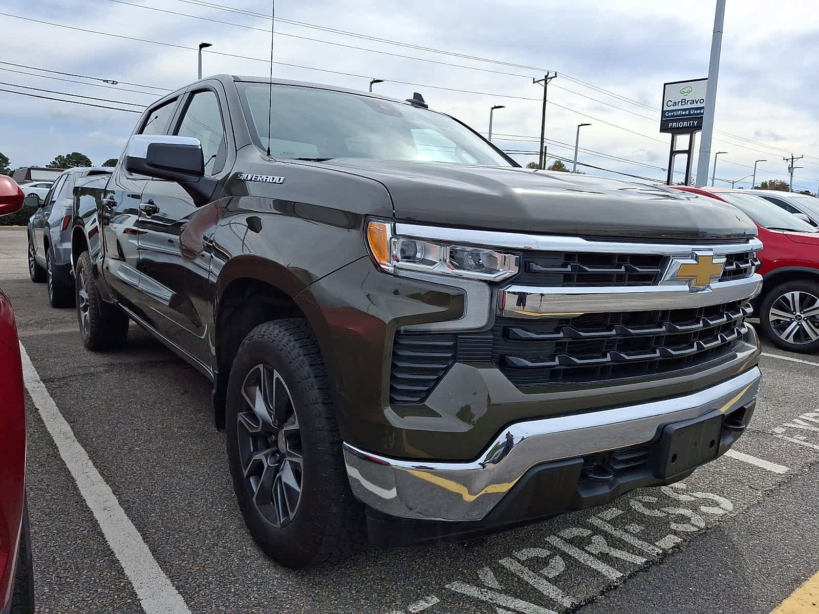 Used 2023 Chevrolet Silverado 1500 LT AWD/4WD image 2