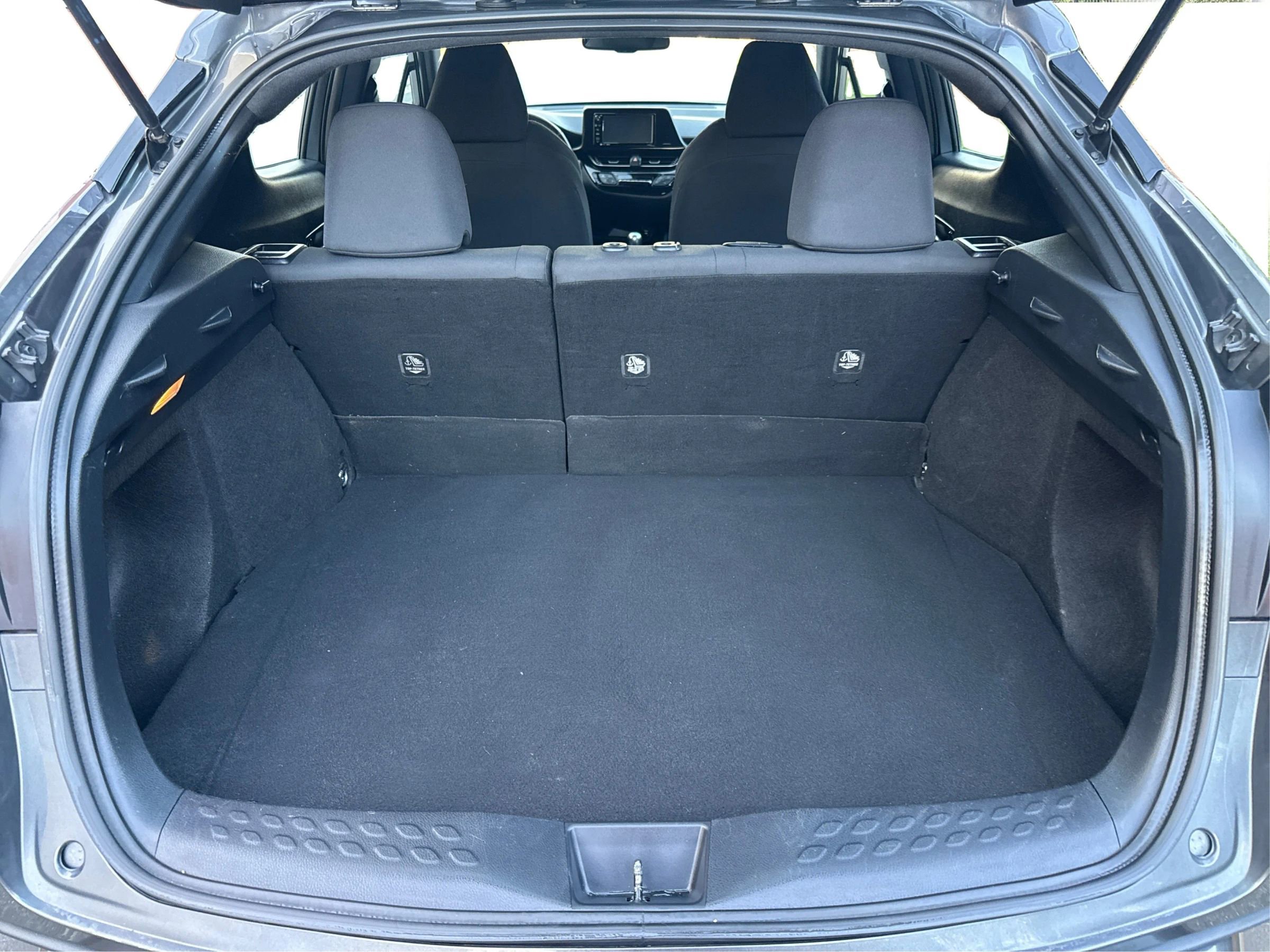 Used 2018 Toyota C-HR XLE image 13