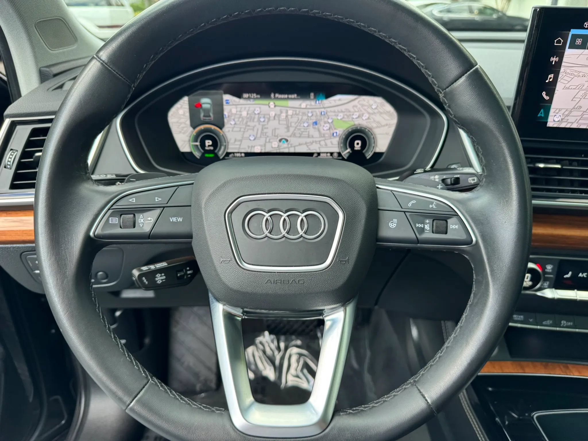 Used 2022 Audi Q5 e Premium Plus w/ Premium Plus Package AWD/4WD image 30