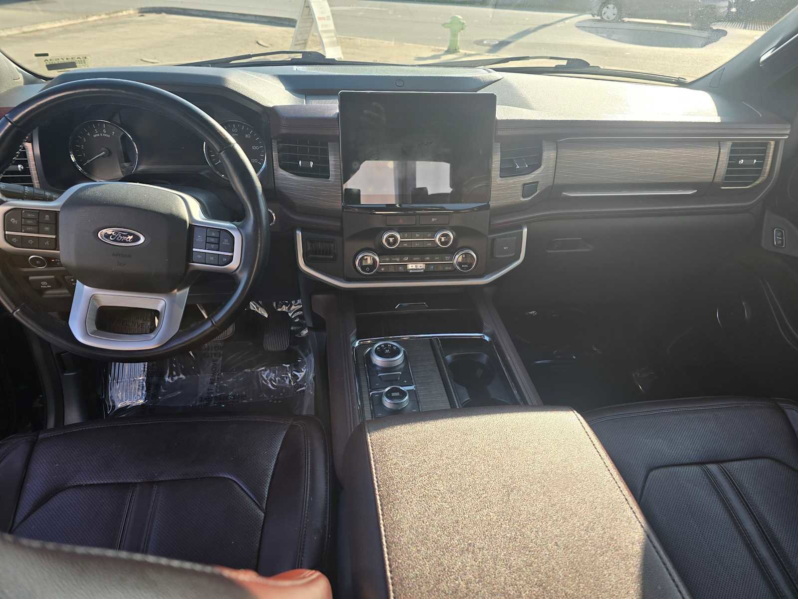 Used 2023 Ford Expedition Limited image 22